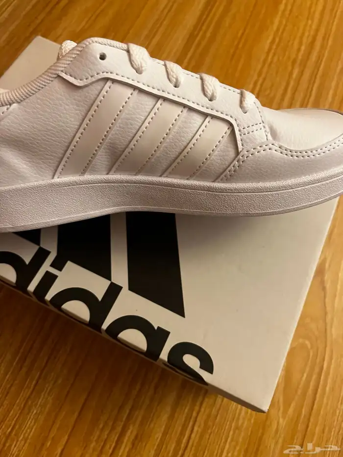 حذاء نسائي اديداس جديده لم تستخدم المقاس 36 و2 3 0