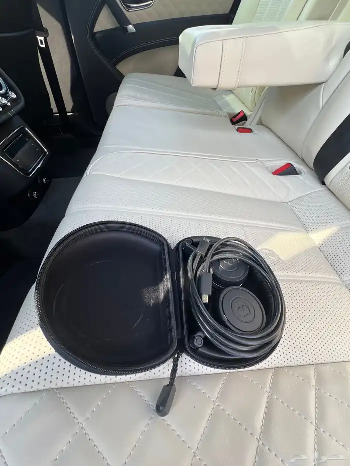 مخزن بنتلي بنتياقا 2019 عداد 52 الف كم فقط سماكو 96