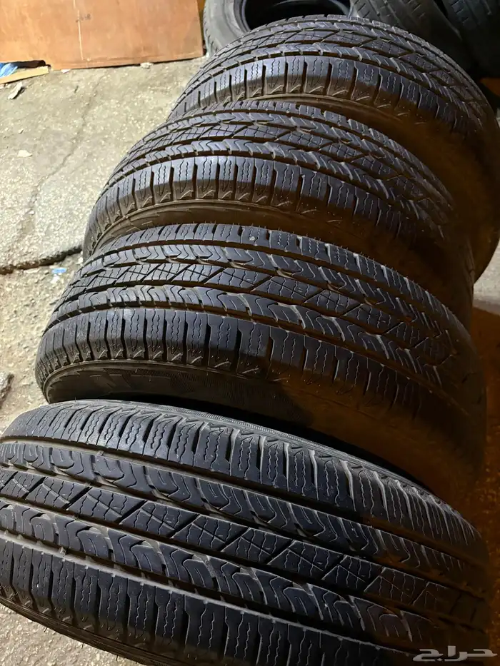 كفرات اكس دبيشن255 70 18شبه جديده نكسن كوري 0