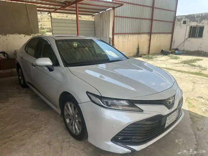 للبيع كامري 2020 GLE بنزين 6