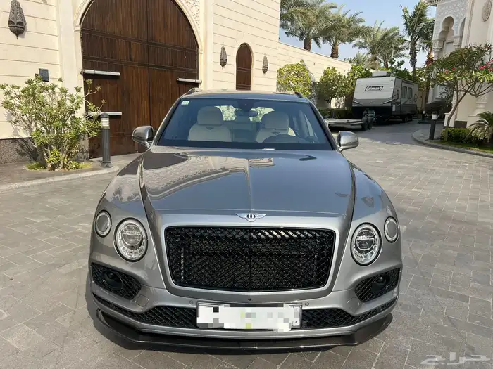 مخزن بنتلي بنتياقا 2019 عداد 52 الف كم فقط سماكو 94