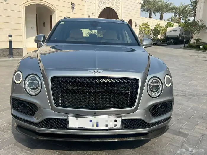 مخزن بنتلي بنتياقا 2019 عداد 52 الف كم فقط سماكو 17