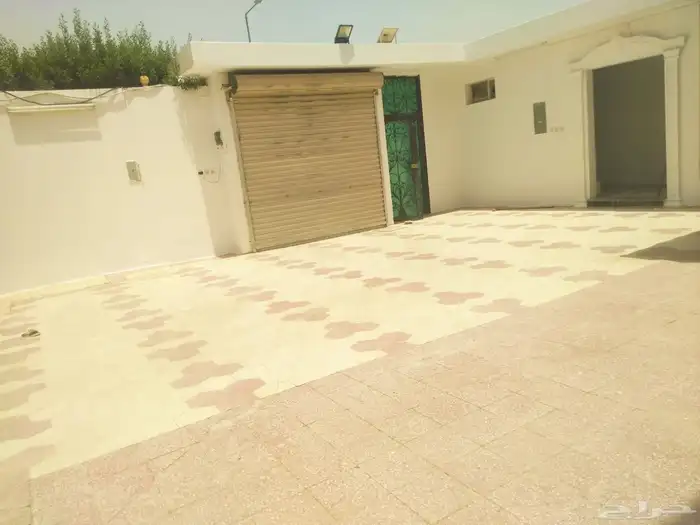 فيلا للبيع بالقرب من محطة مترو طريق المدينة حي العريجاء 4