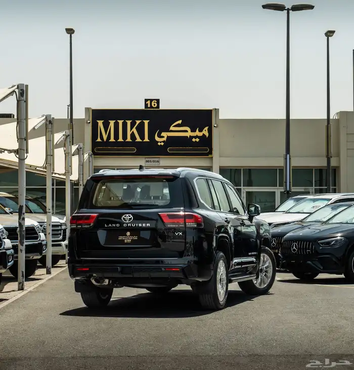 لاند كروزر VX 4.0 بريمي - تنفس طبيعي 2025 6