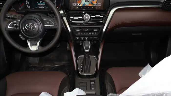 أوربان GLX 2026 18