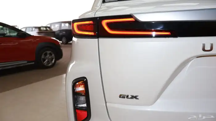 أوربان GLX 2026 8