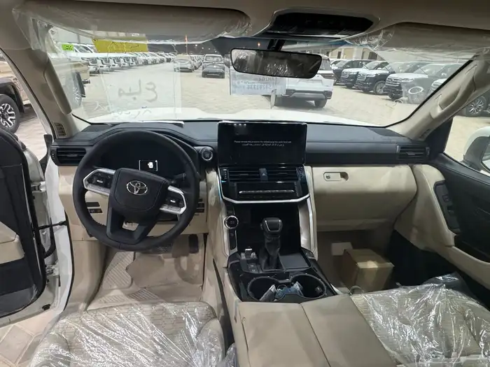 لاندكروزر GXR-2 بنزين 2025 جديد بطاقه جمركيه 7