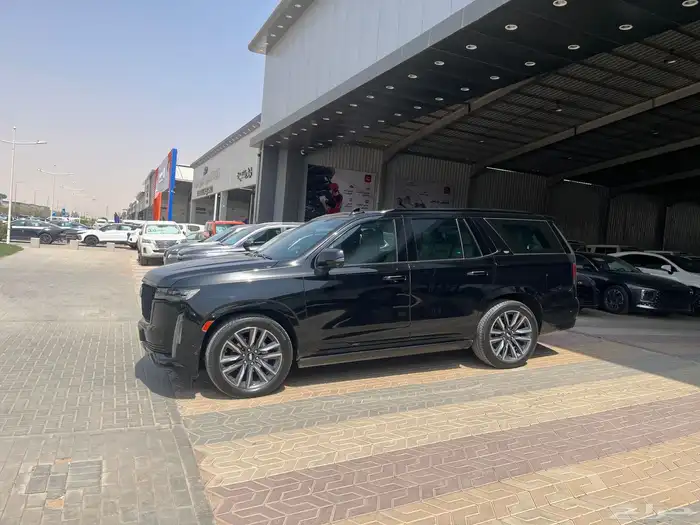 كاديلاك اسكاليد 2023 الجميح ممشى قليل 7