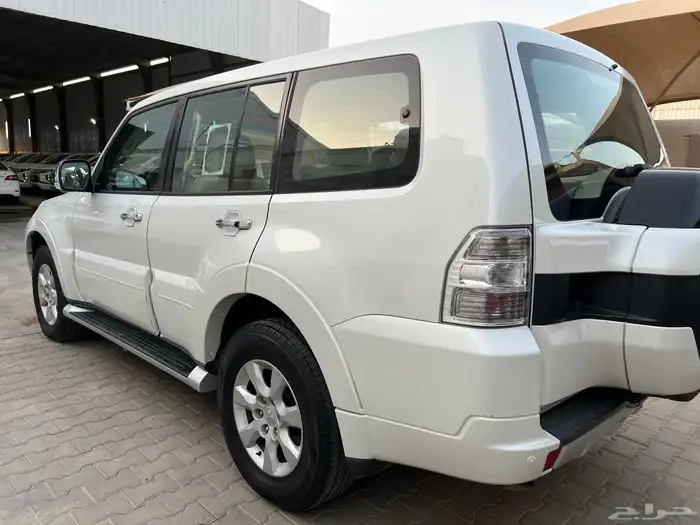 باجيرو 2017 بنزين لدى قمة الاطلال 23