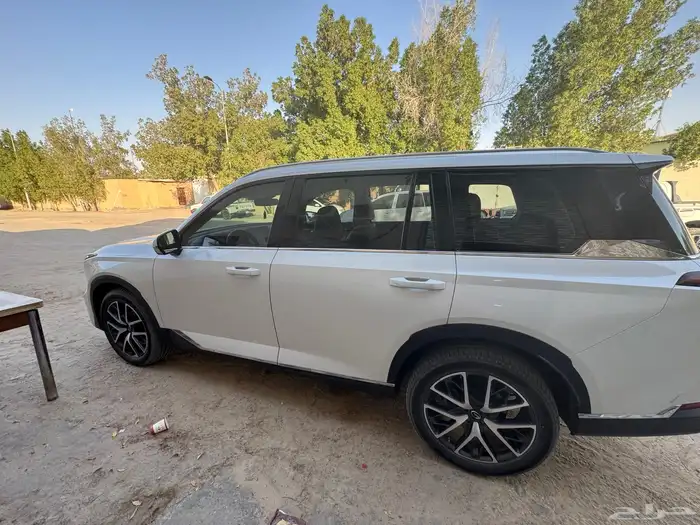 للبيع سيارة GAC 5