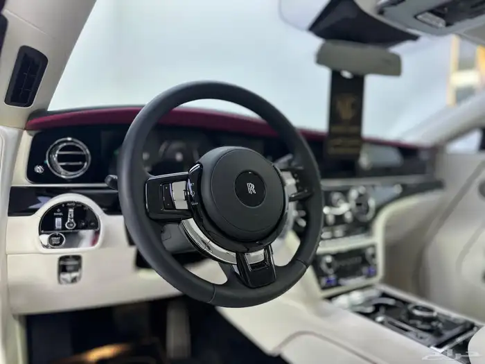 رولز رويس سبيكتر 2024 اسود داخل ابيض 2