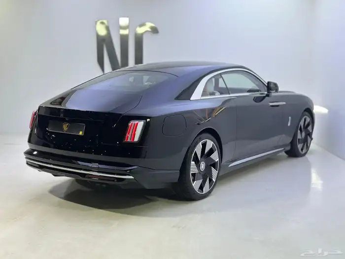 رولز رويس سبيكتر 2024 اسود داخل ابيض 10