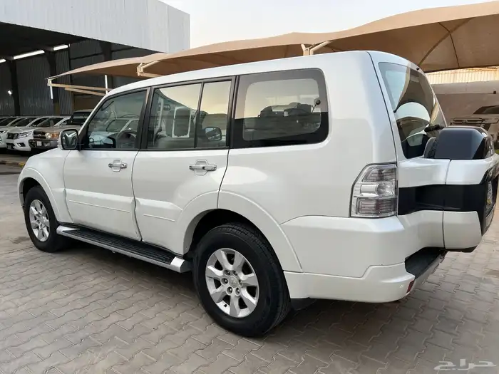 باجيرو 2017 بنزين لدى قمة الاطلال 24