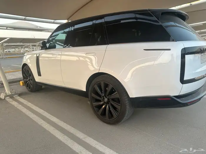 رنج روفر sv 2023 2