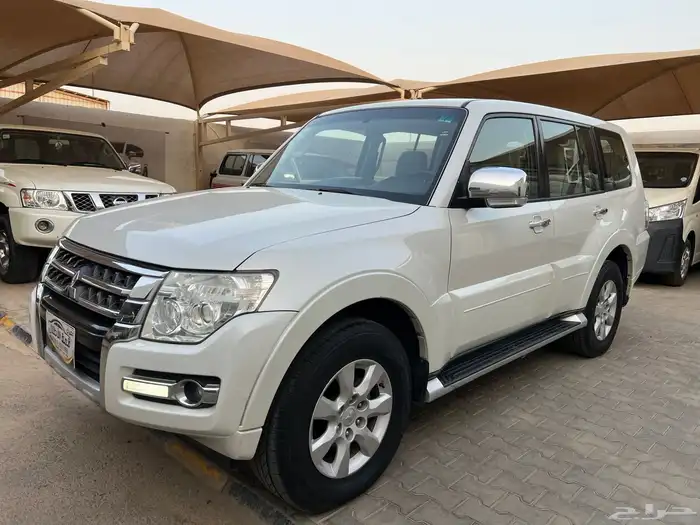 باجيرو 2017 بنزين لدى قمة الاطلال 26