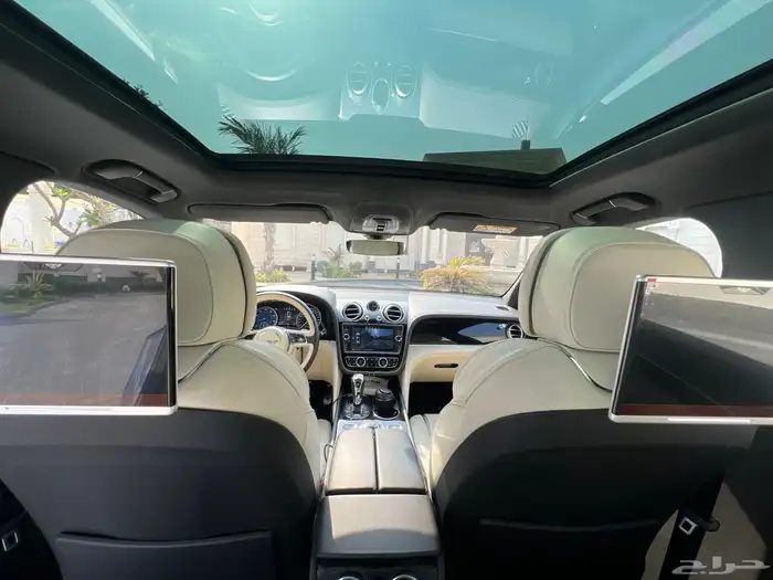 مخزن بنتلي بنتياقا 2019 عداد 52 الف كم فقط سماكو 98