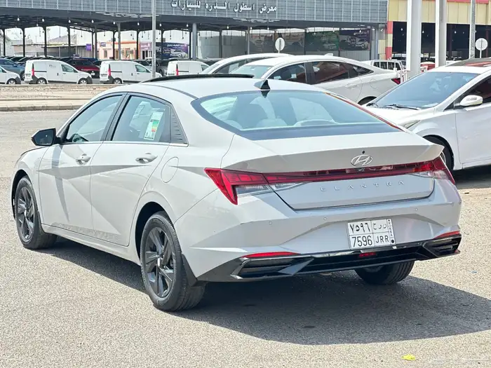 هيونداي النترا 2022 فل 8