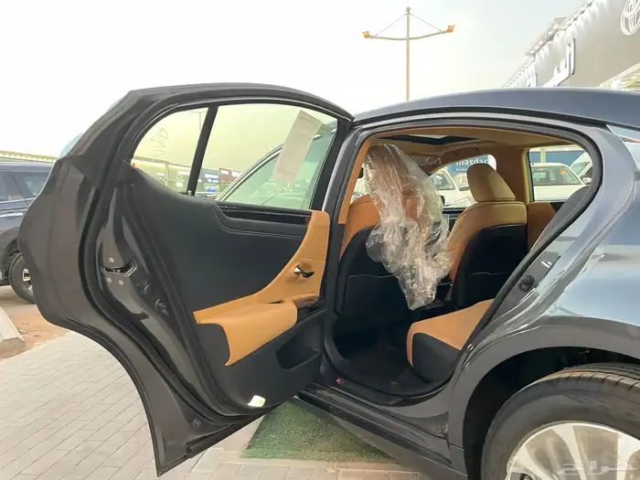 لكزسES250AA2025سعودي داخلي جملي(بنزين)2.5L 17
