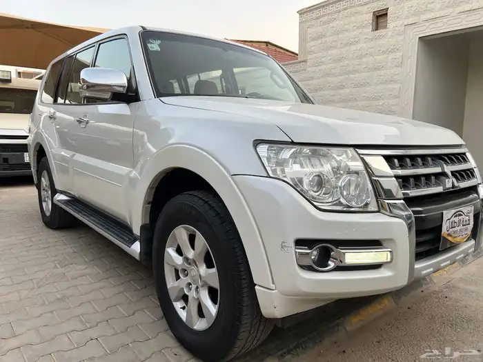 باجيرو 2017 بنزين لدى قمة الاطلال 7