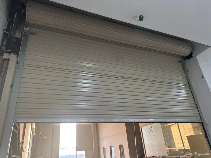 باب سحاب عرض عرض 3 متر في ارتفاع 3.80 3