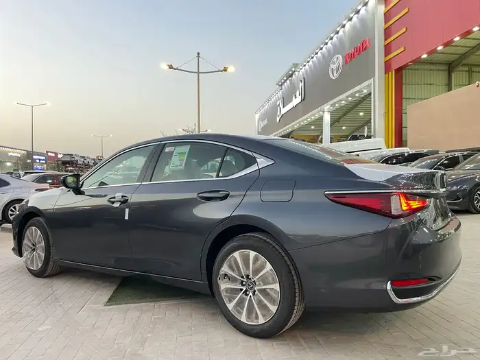 لكزسES250AA2025سعودي داخلي جملي(بنزين)2.5L 6