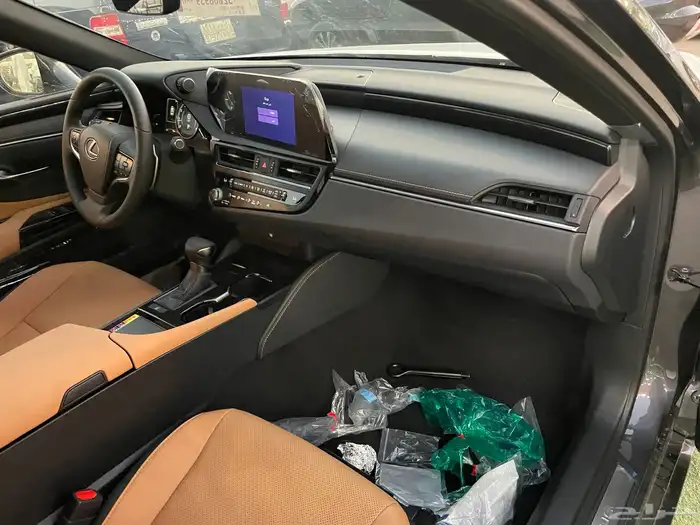 لكزسES250AA2025سعودي داخلي جملي(بنزين)2.5L 25