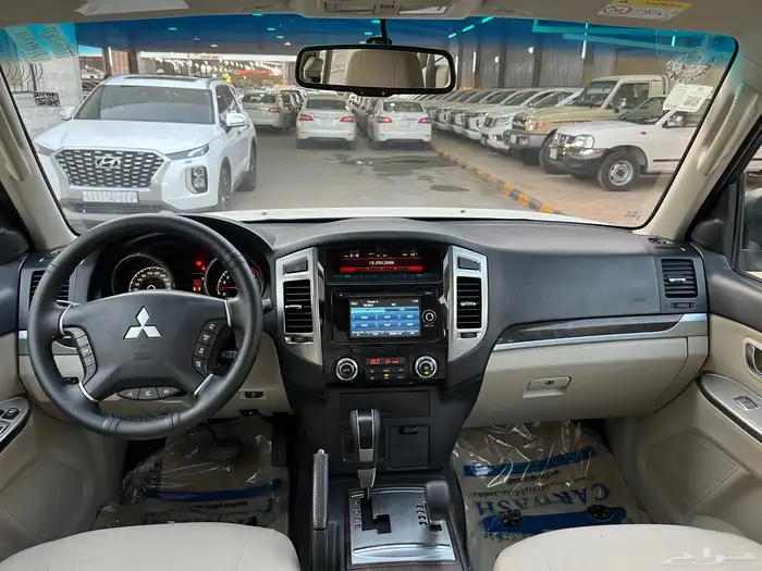 باجيرو 2017 بنزين لدى قمة الاطلال 37