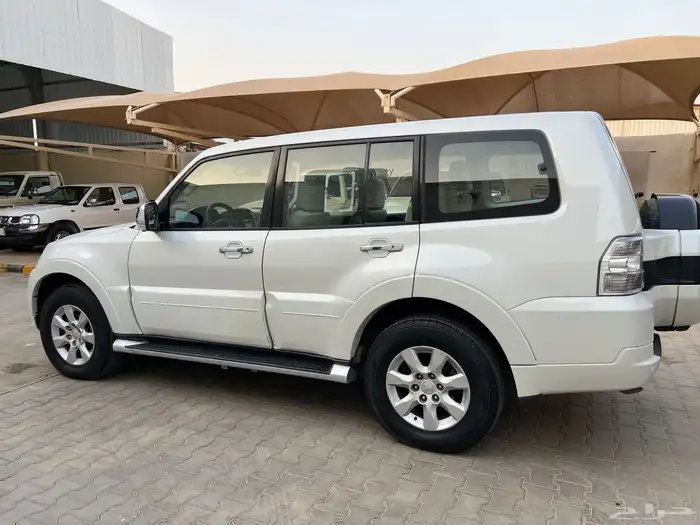 باجيرو 2017 بنزين لدى قمة الاطلال 22