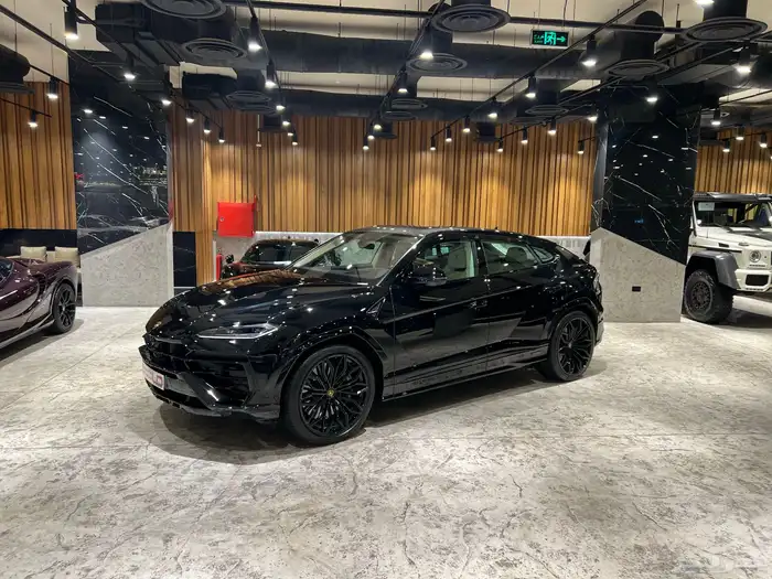 لامبورجيني اورس اس اي - Lamborghini Urus SE 2025 0