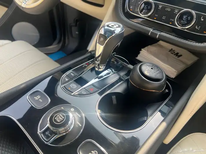 مخزن بنتلي بنتياقا 2019 عداد 52 الف كم فقط سماكو 58