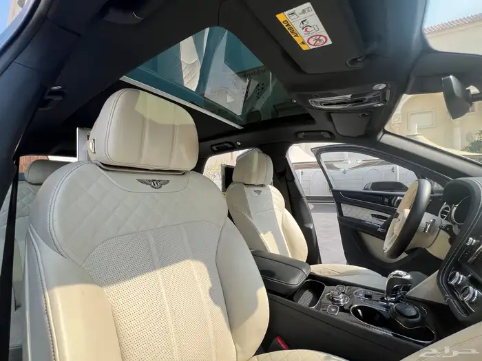 مخزن بنتلي بنتياقا 2019 عداد 52 الف كم فقط سماكو 70