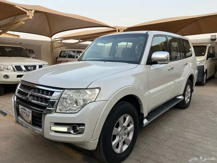 باجيرو 2017 بنزين لدى قمة الاطلال 30