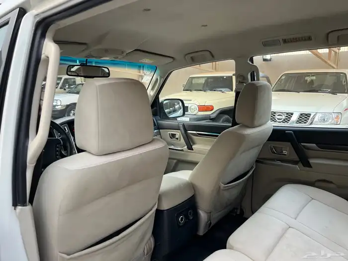 باجيرو 2017 بنزين لدى قمة الاطلال 34