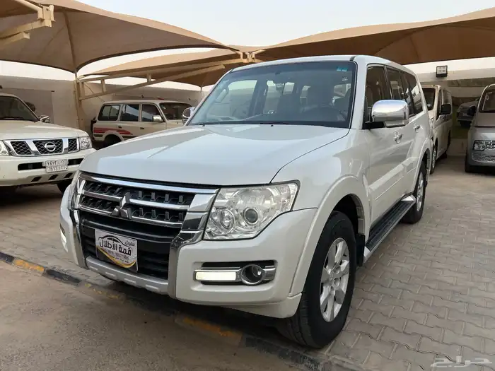 باجيرو 2017 بنزين لدى قمة الاطلال 31