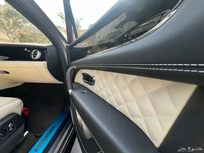 مخزن بنتلي بنتياقا 2019 عداد 52 الف كم فقط سماكو 69