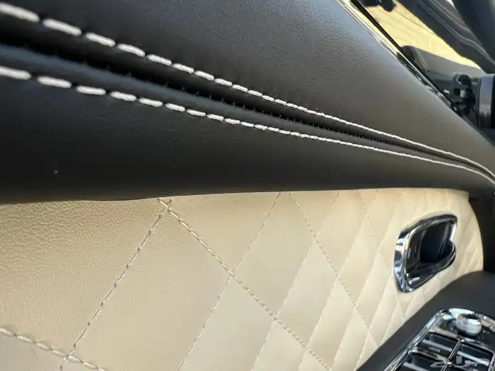 مخزن بنتلي بنتياقا 2019 عداد 52 الف كم فقط سماكو 48