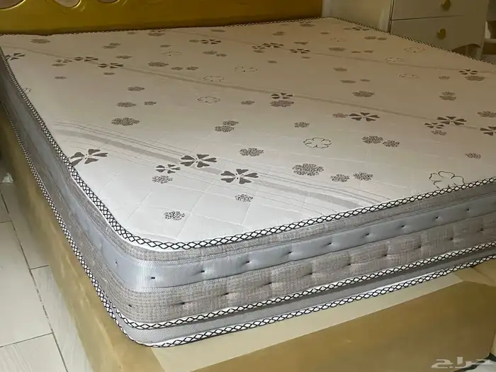 للبيع مرتبه طبيه مع لباد 1