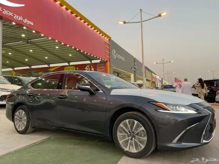 لكزسES250AA2025سعودي داخلي جملي(بنزين)2.5L 3