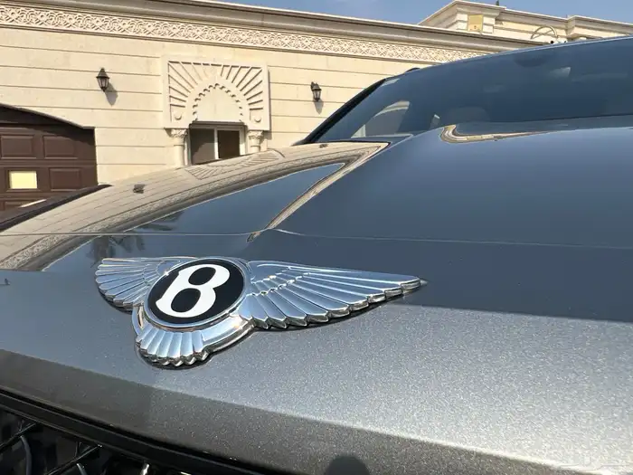 مخزن بنتلي بنتياقا 2019 عداد 52 الف كم فقط سماكو 27