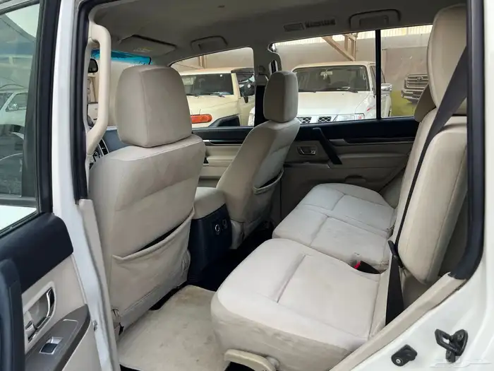 باجيرو 2017 بنزين لدى قمة الاطلال 32