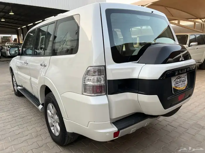 باجيرو 2017 بنزين لدى قمة الاطلال 17