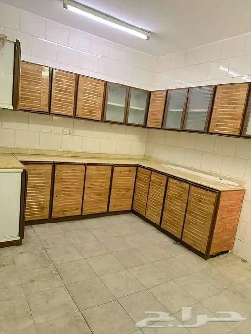 القدس 4 غرف وصالة مجددة مطبخ راكب شقة واسعة 3