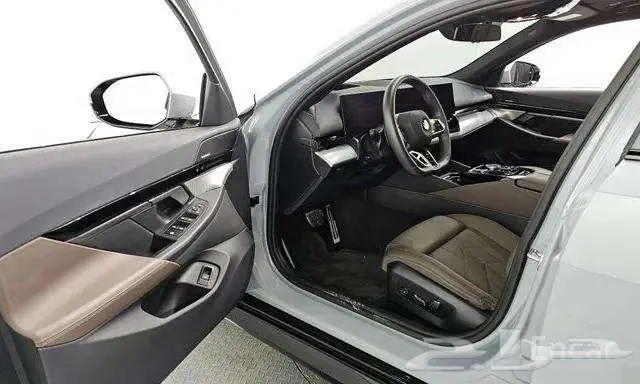 بي ام دبليو 520i 2024 وارد كوريا 12