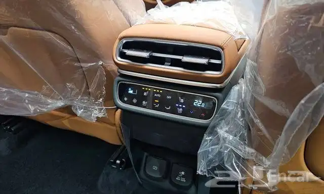 جينسيس GV80 رويال فل كامل موديل 2025 مكينه 6 سلندر 15