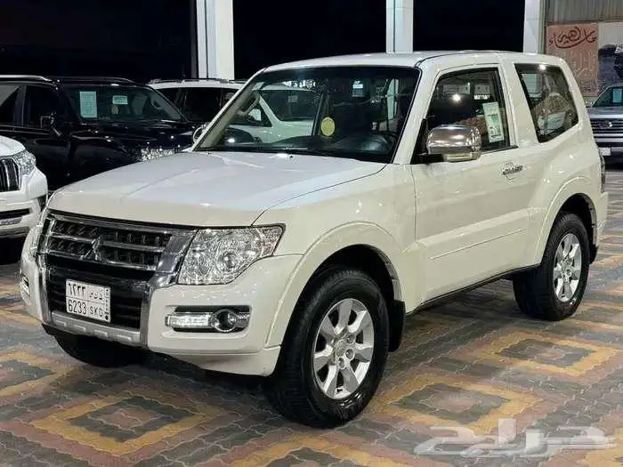 للبيع باجيرو 2020 بابين V6 3.8 سعودي ( عداد قليل ) 1