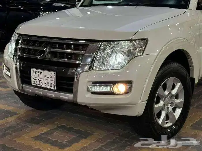 للبيع باجيرو 2020 بابين V6 3.8 سعودي ( عداد قليل ) 3