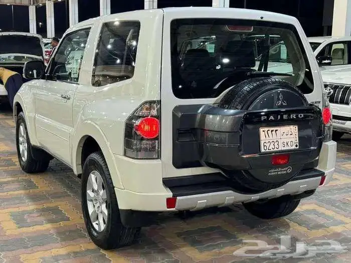 للبيع باجيرو 2020 بابين V6 3.8 سعودي ( عداد قليل ) 18