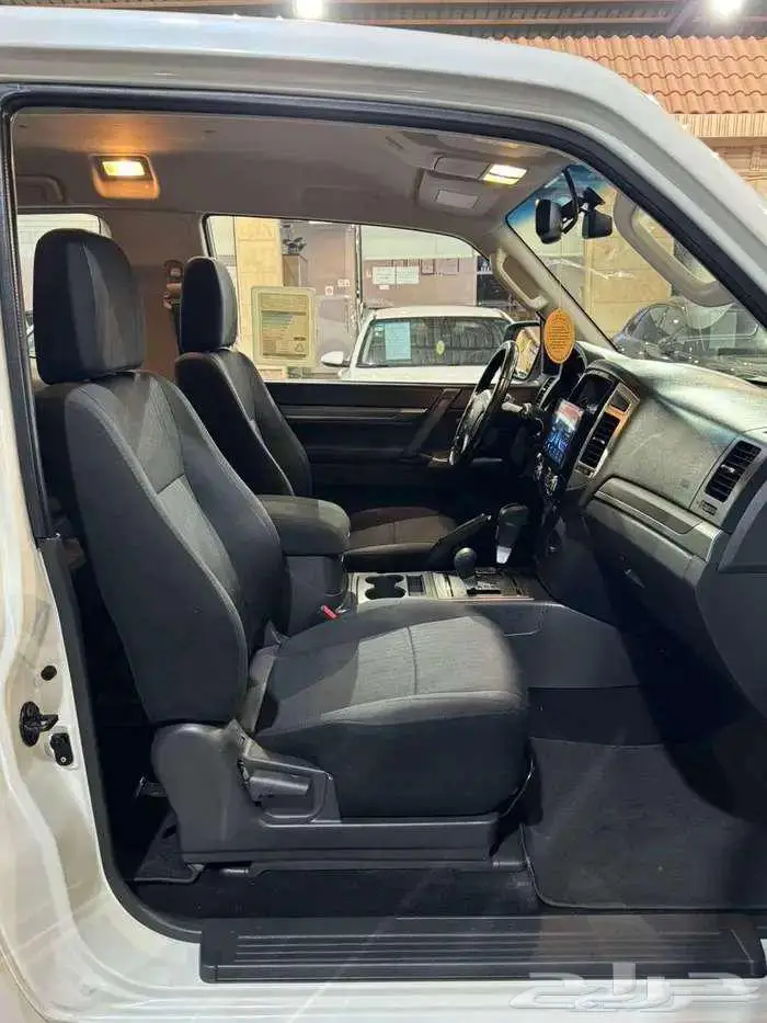 للبيع باجيرو 2020 بابين V6 3.8 سعودي ( عداد قليل ) 43