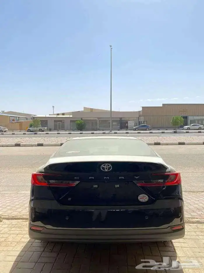 تويوتا كامري E 2025 4