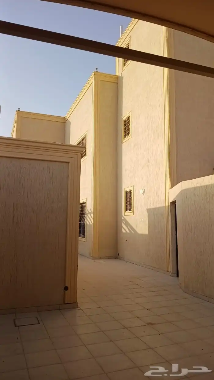 للبيع فيلا مؤثثه ومكيفه في حي قرطبة بالزلفي 5